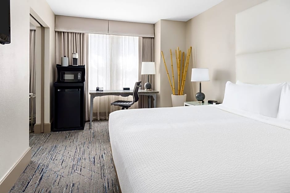 Holiday Inn Express Chicago - Magnificent Mile By IHG
