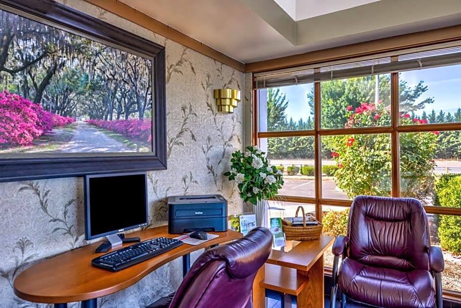 Americas Best Value Inn - Phoenix / Ashland