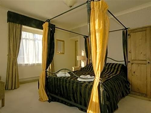 Village House Coaching Inn