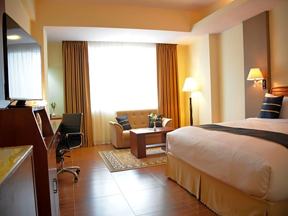 Eastern Palace Hotel