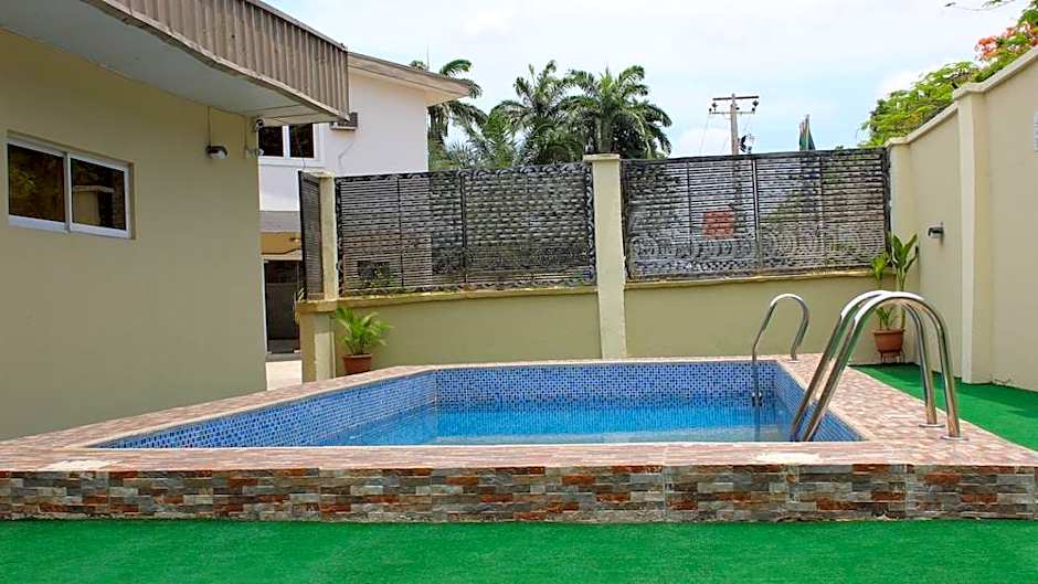 Downtown Royal Hotel GRA