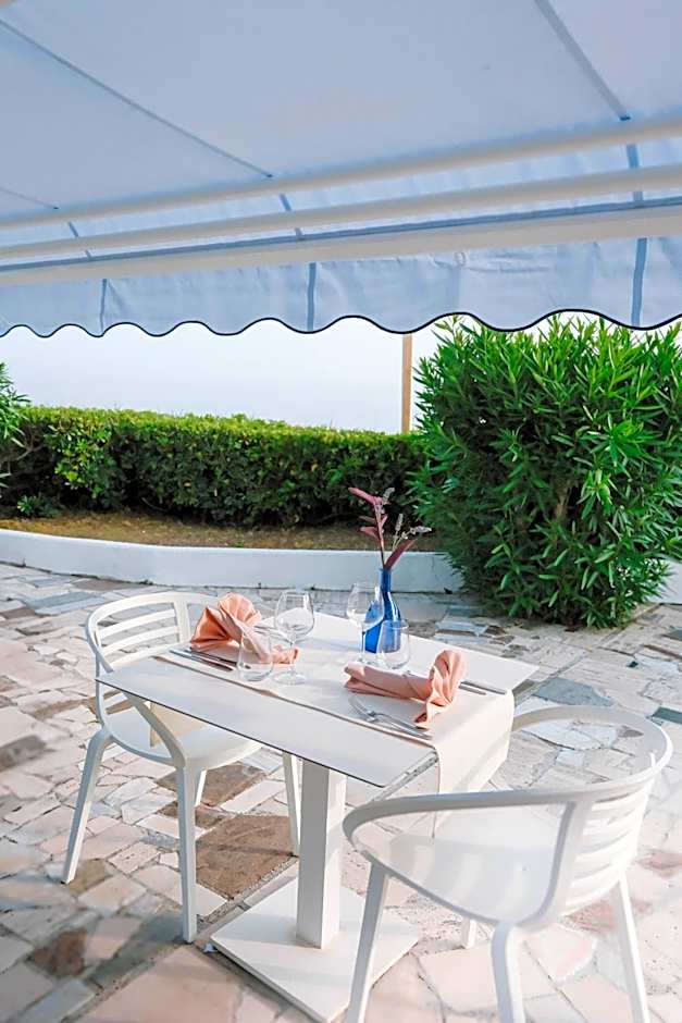 Beach Hotel Terracotta