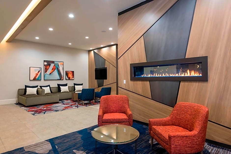 Sonesta Hotel Grand Rapids Airport