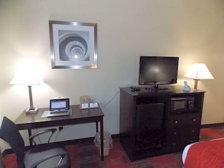 Queen Room - Mobility Accessible/Non-Smoking