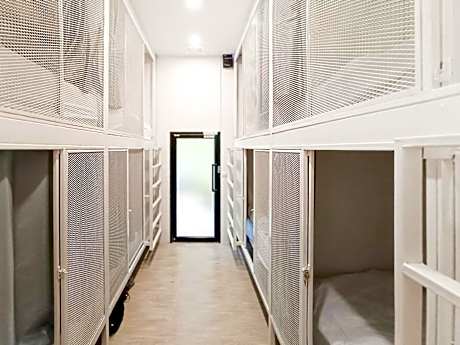 8-Bed Mixed Dormitory Room