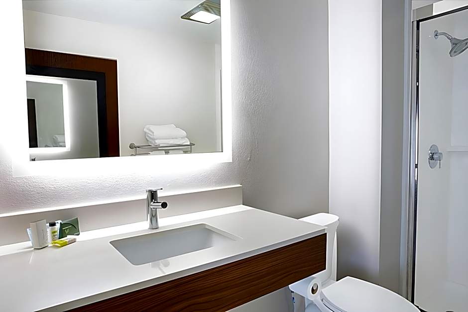 Holiday Inn Express Hotel & Suites Dayton-Huber Heights By IHG
