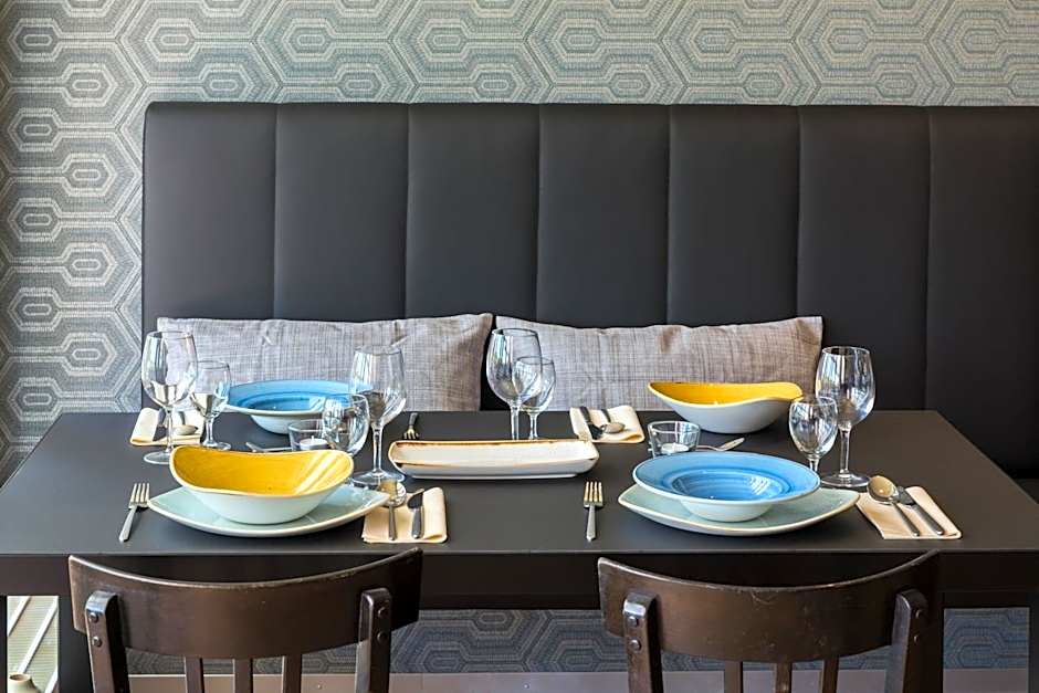 Ascott Hotel & Restaurant