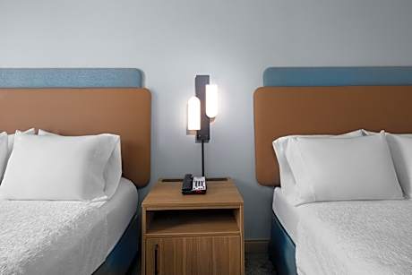 Room with Two Queen Beds - Non-Smoking