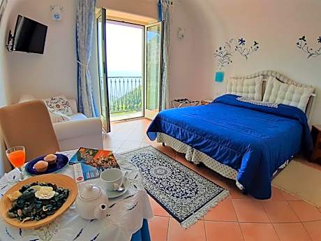 Double or Twin Room with Sea View