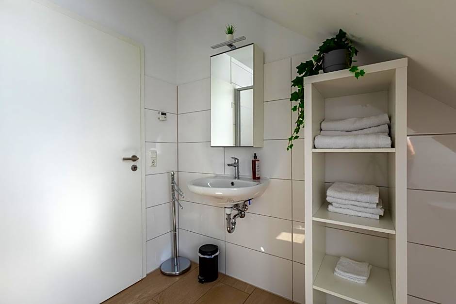 Natura Ferienhaus, Ferienwohnungen in Rhauderfehn , Komfort für Gäste & Firmen ,WLAN & Parkplatz
