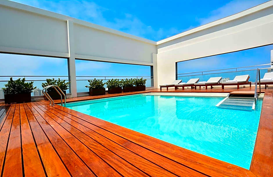 Dazzler by Wyndham Lima Miraflores