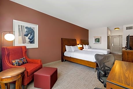 Queen Room with Two Queen Beds - Hearing Access