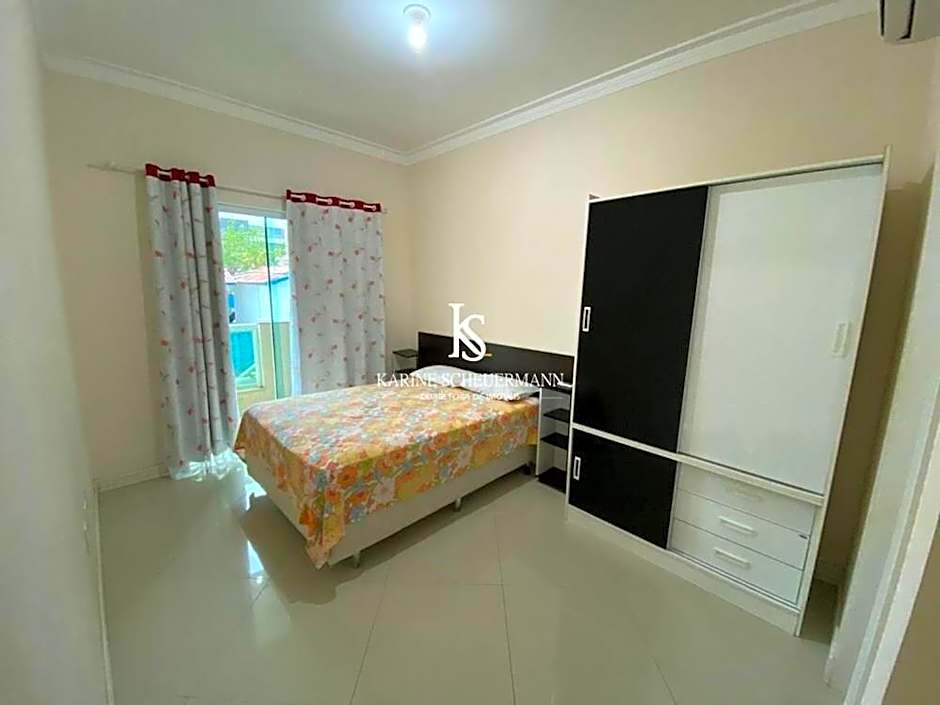 A26 - APARTAMENTO 2 DORMITÓRIOS NO CENTRO DE BOMBINHAS