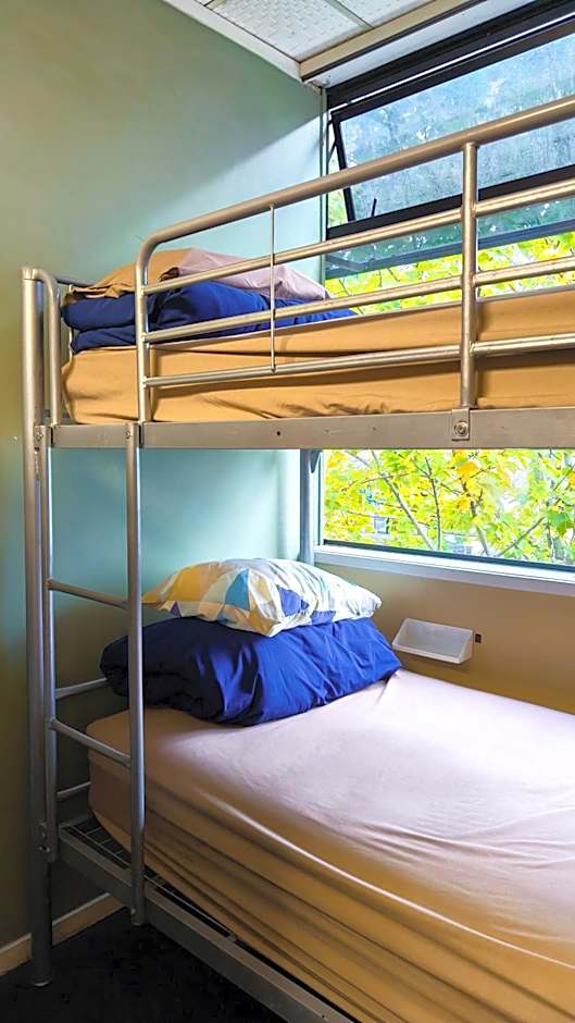 Silverfern Backpackers