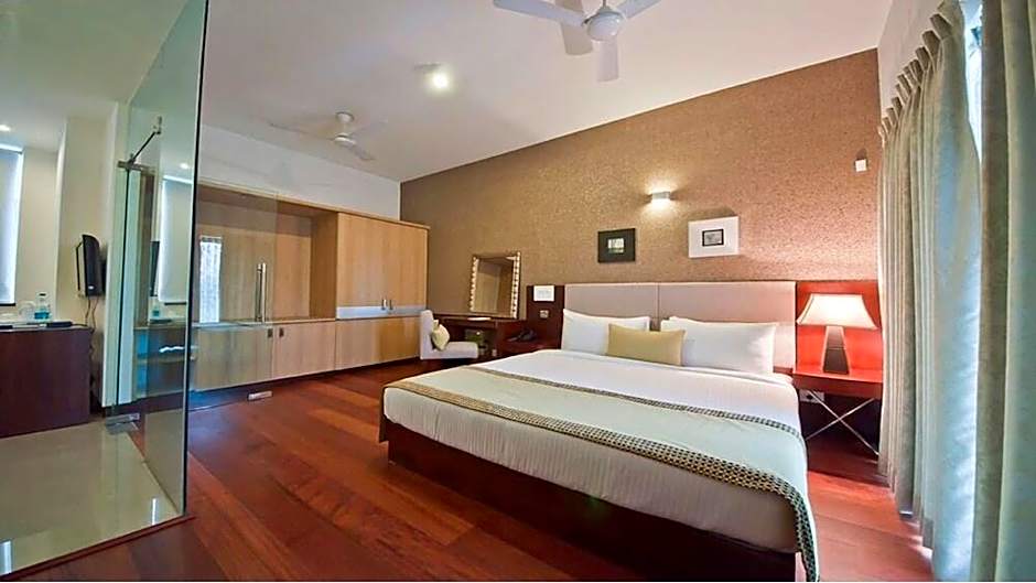 Stately Suites - Golf Course Road