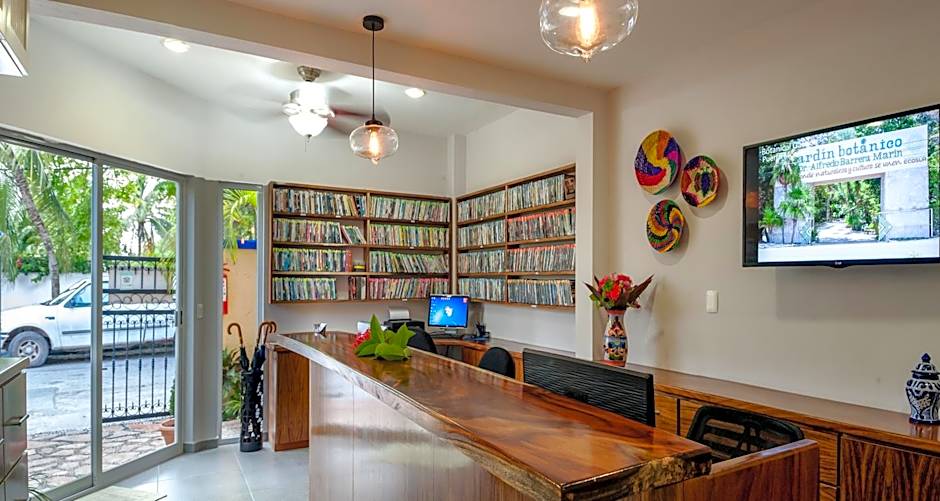 Abbey Del Sol - Beach-steps condos