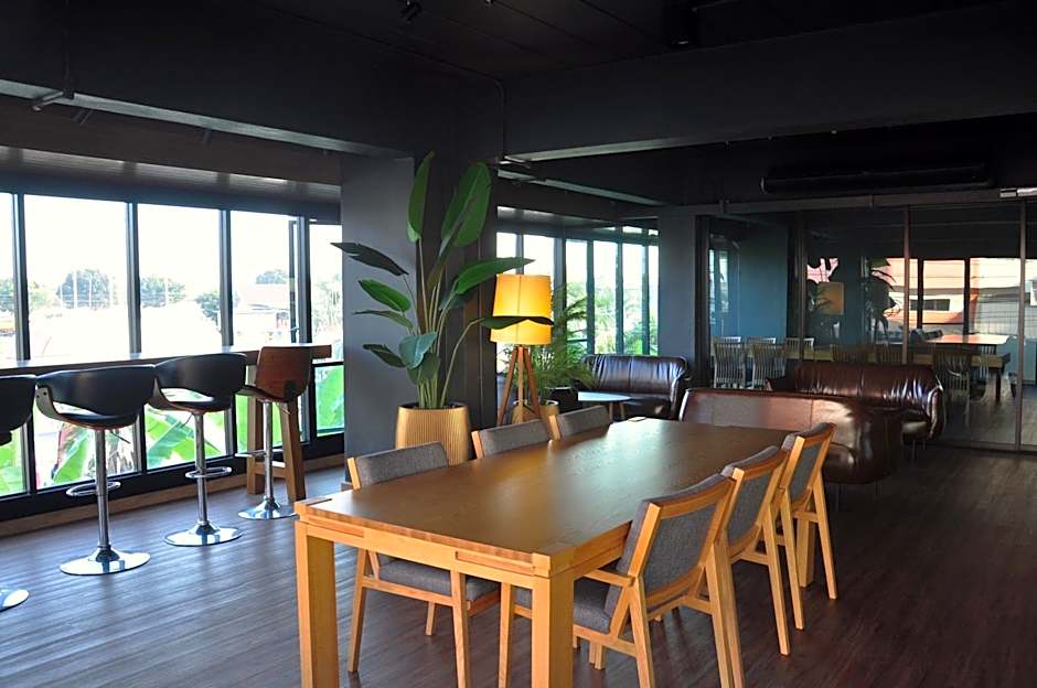 The Bedrooms Maeklong and Services Apartment