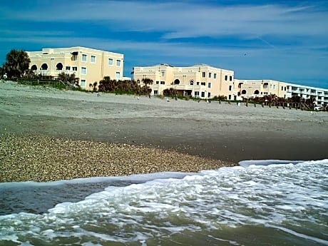 Royal Mansions Resort