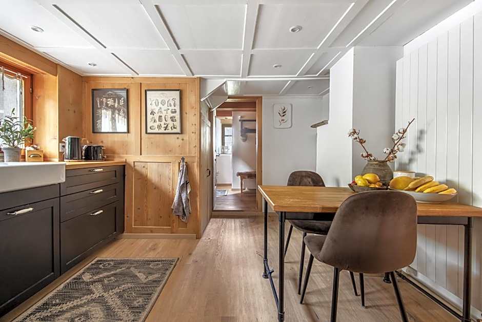 Casa Pasch - Boutique Bed and Breakfast in Cumpadials