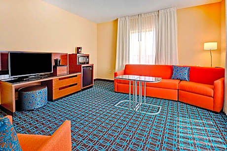 1 Bedroom Suite, 1 King, Sofa bed