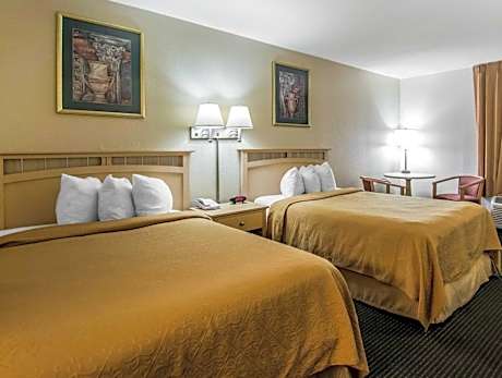 2 Double Beds Nonsmoking