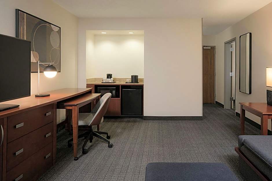 Courtyard by Marriott Louisville East