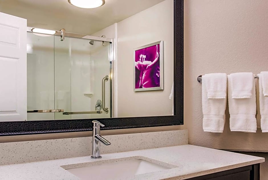 La Quinta Inn & Suites by Wyndham Las Vegas Summerlin Tech