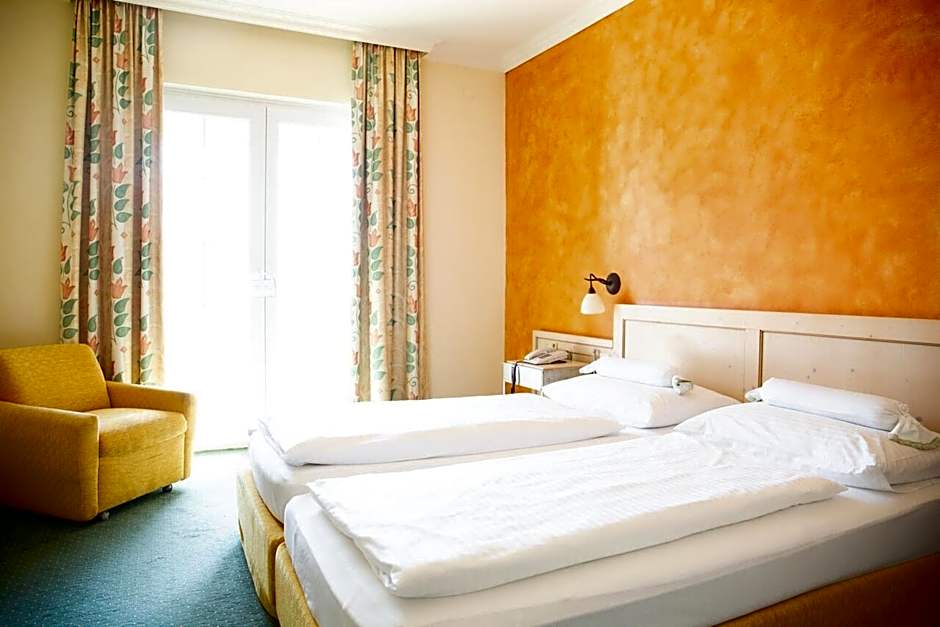 BIRKENHOF GOLS - B & B - Wohlfühl Hotel mit Wochenend-Restaurant