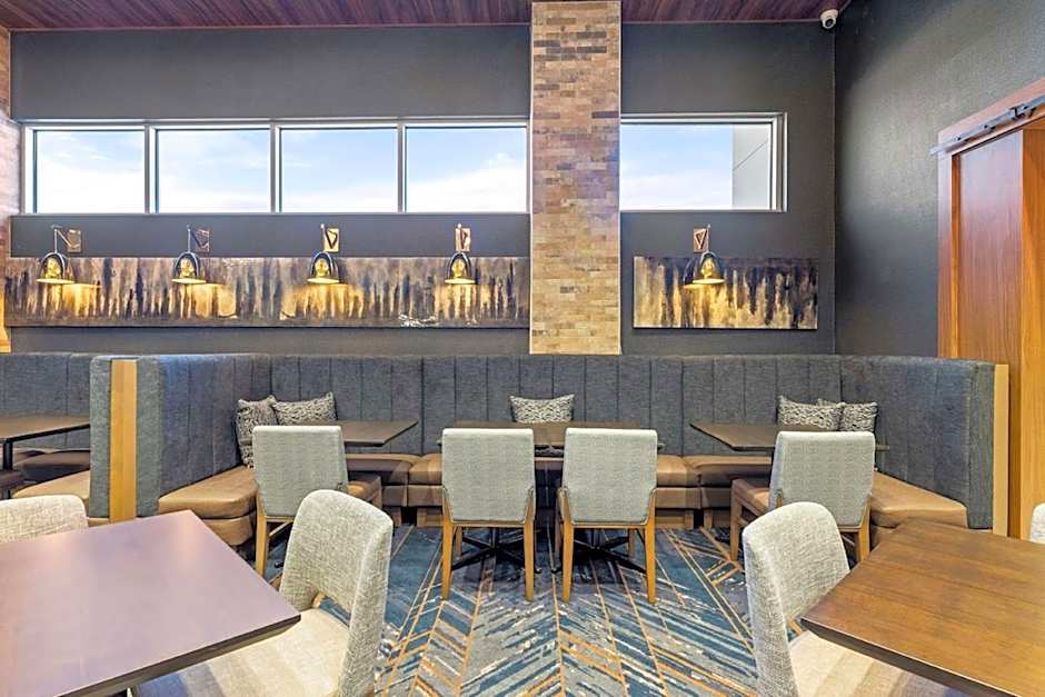 Embassy Suites by Hilton Irving Las Colinas