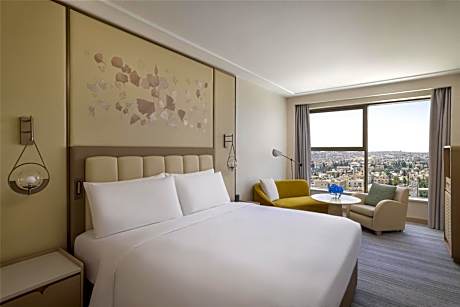 Club Signia King Room