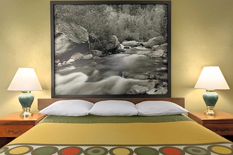 Super 8 By Wyndham Ridgecrest – Ridgecrest, CA