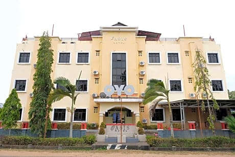 Super OYO 515 Oasis Hotel