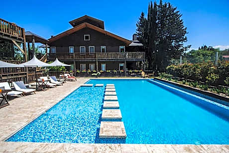 BlackStone Apart Boutique Hotel