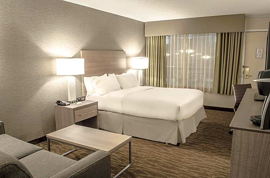 Holiday Inn Fargo By IHG