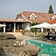 Country Club La Mesteceni