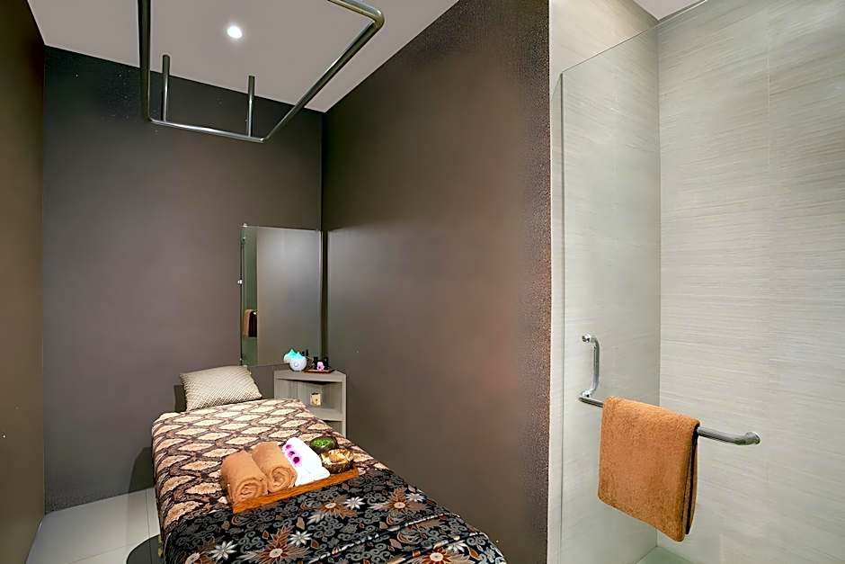 Platinum Adisucipto Hotel & Conference Center