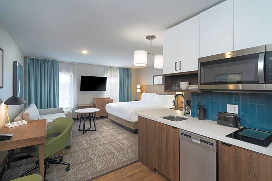 Staybridge Suites Louisville Expo Center