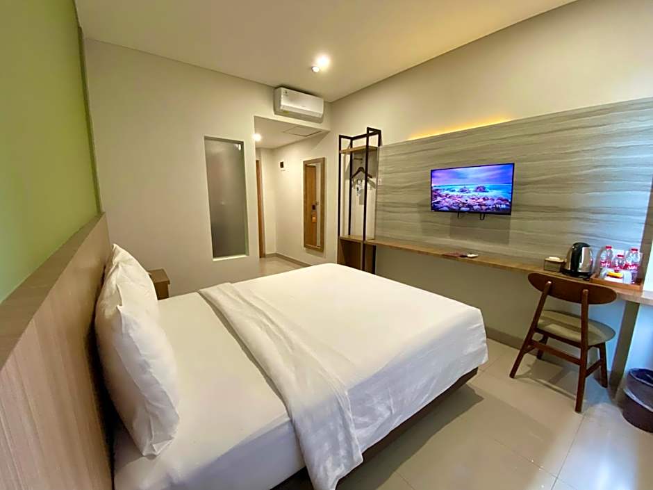 Front One Hotel Gombong