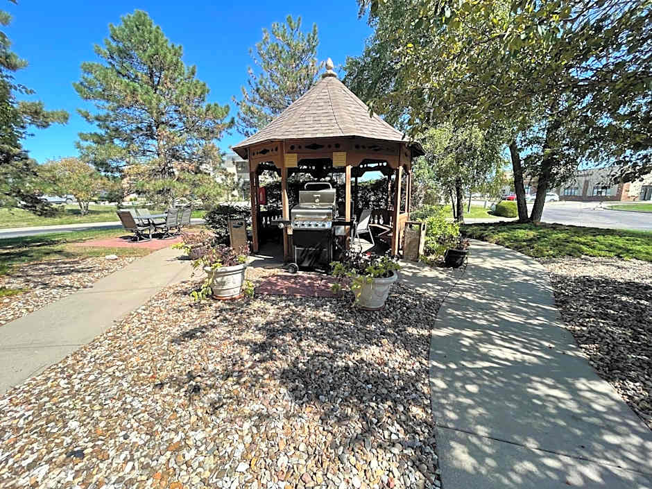 MainStay Suites - Wichita NE