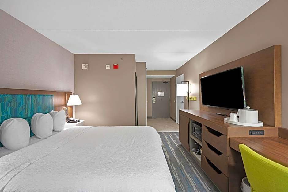 Photo 1 of 4 of 1 Queen Bed, Accessible, Roll in Shower