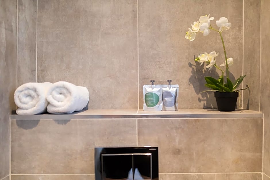 Locksbrook Lodge - Hot Tub - Spacious Outdoor Space