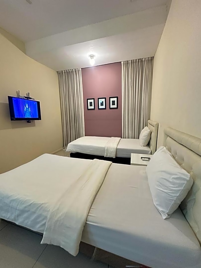KINGSMAN BOUTIQUE HOTEL