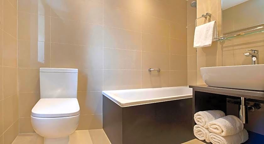 OYO Townhouse 30 Sussex Hotel