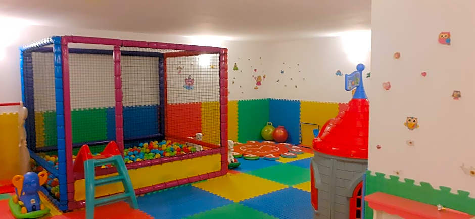 Terra Europe Brontes Hotel