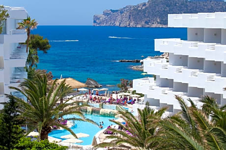 Fergus Style Cala Blanca Suites
