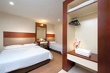 Family Room (No Window)