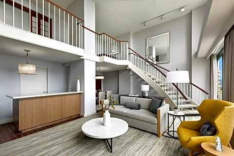 Bi-level Suite, 1 King, Partial ocean view, Top floor