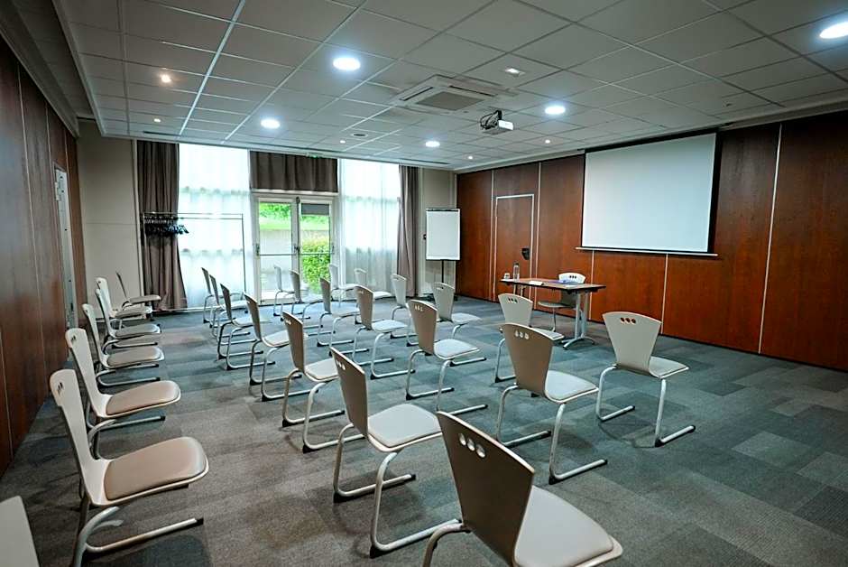 Hotel Campanile Roissy