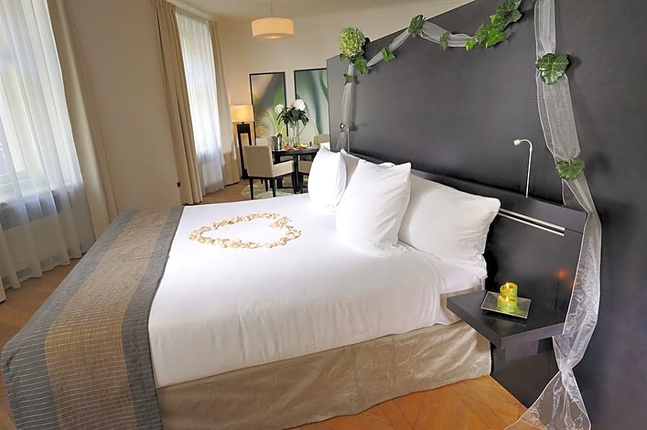 Golden Angel Suites by Adrez