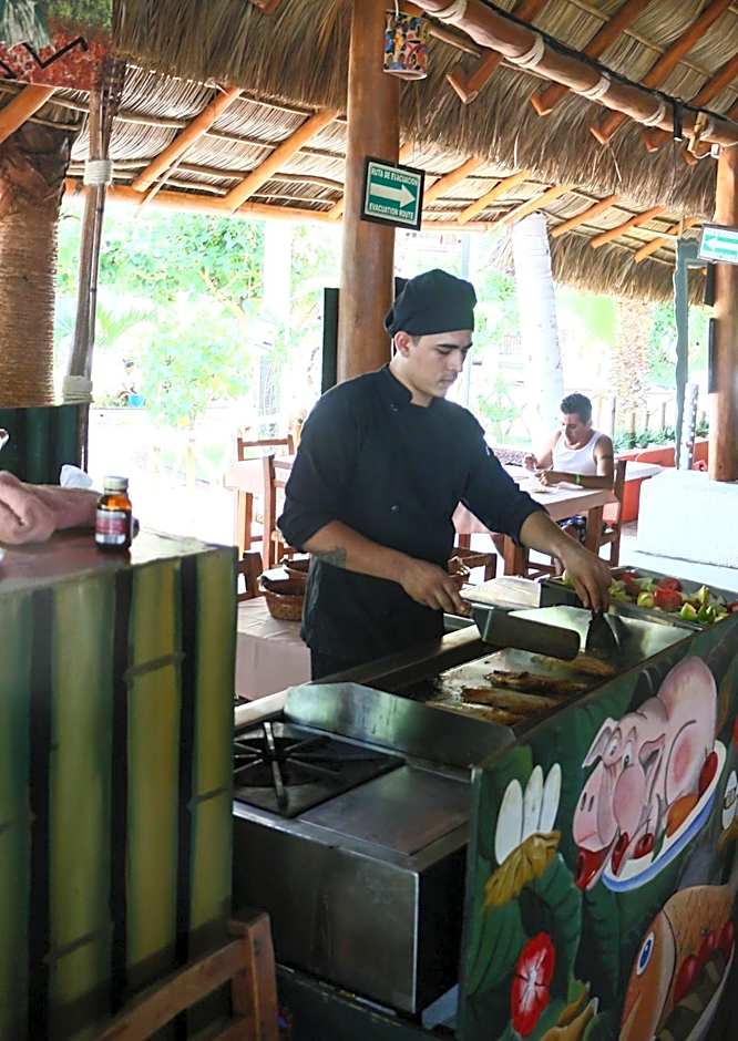 La Quinta Gran Bahía, Cuastecomates - Todo Incluido